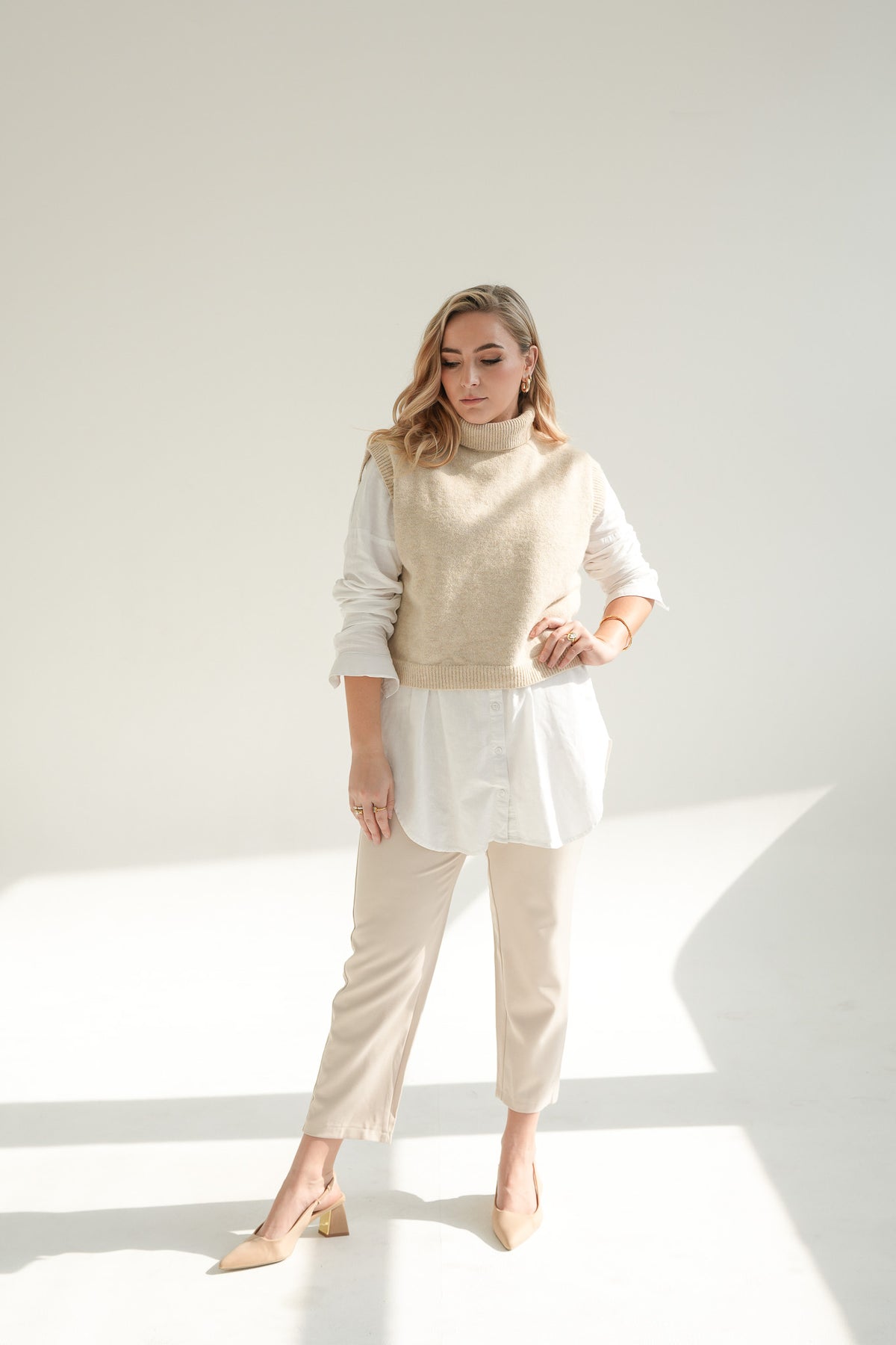 SLEEVELESS PULL OVER | CREAM