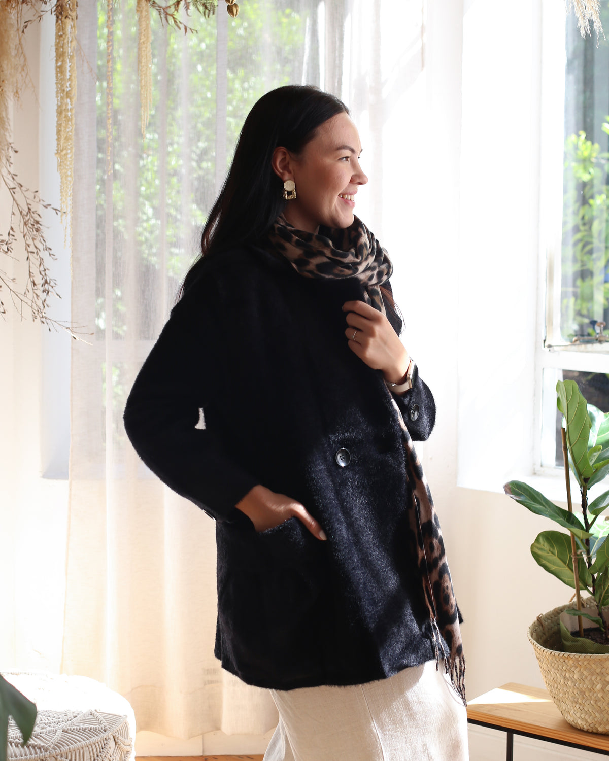 BLACK LUX SHACKET