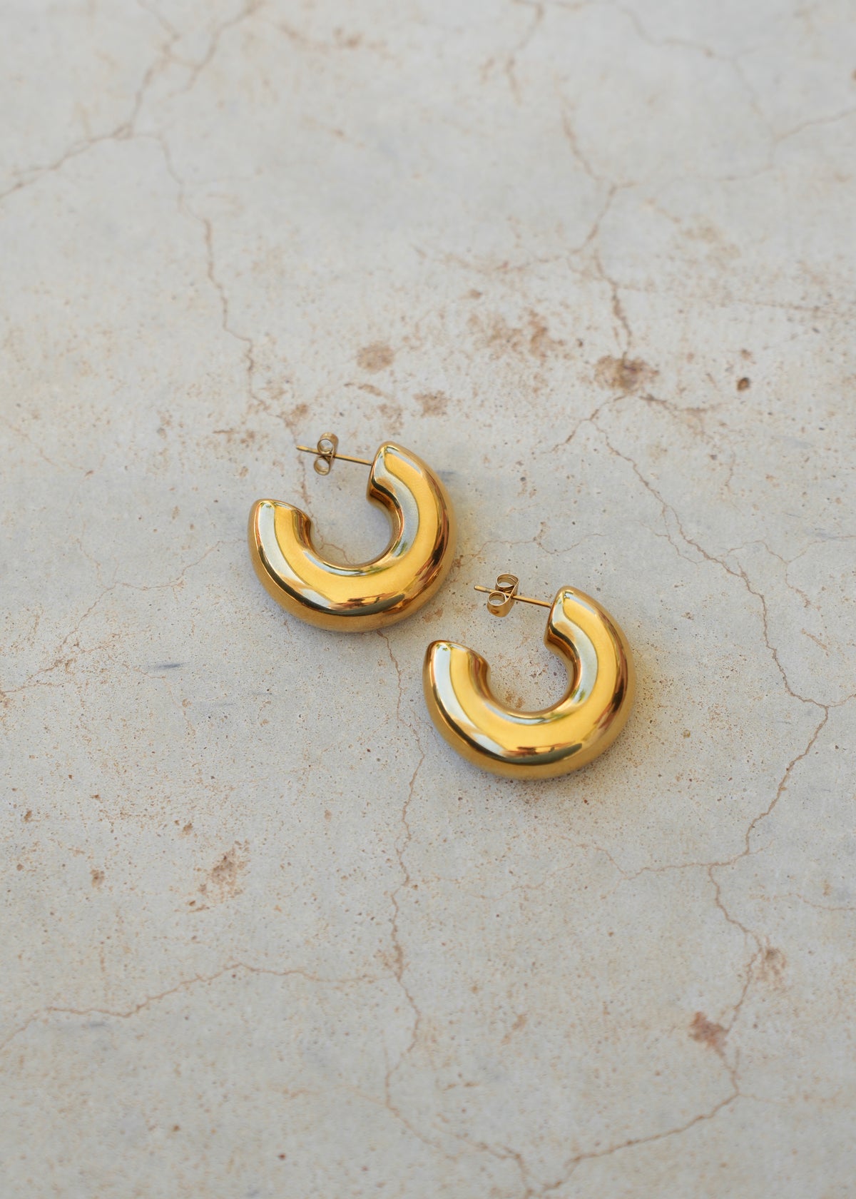CHUNKY HOOP STUD