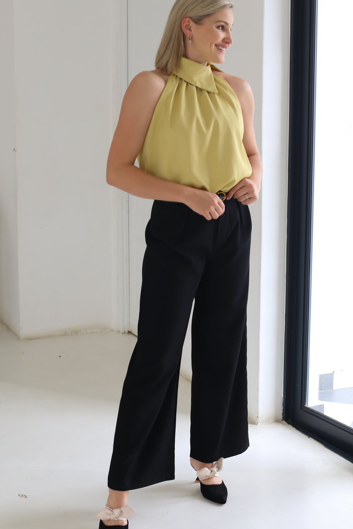 COLLAR HALTERNECK BLOUSE | LIME