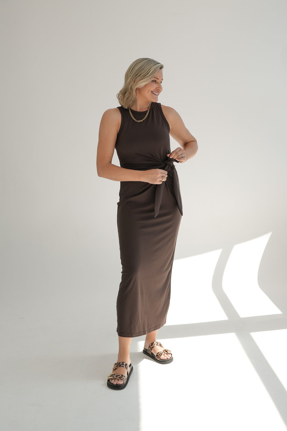 KNOT DRESS | BROWN