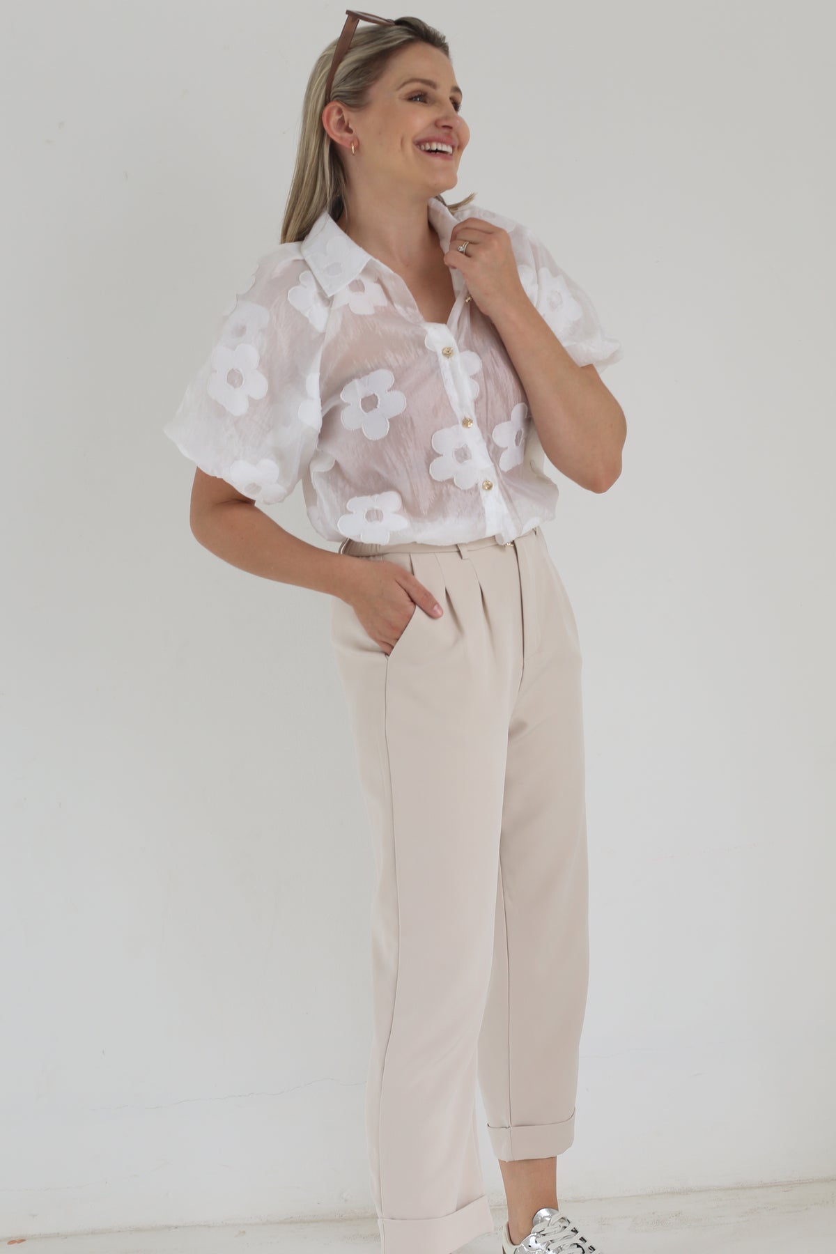 FLOWER PUFF BLOUSE | WHITE