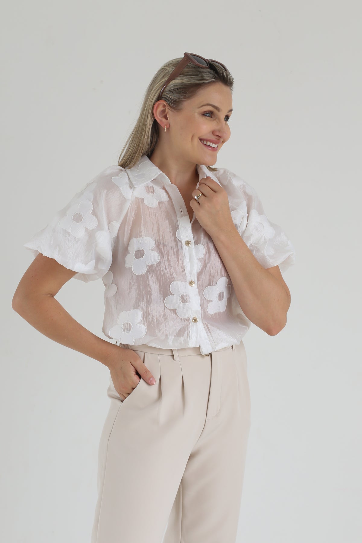FLOWER PUFF BLOUSE | WHITE