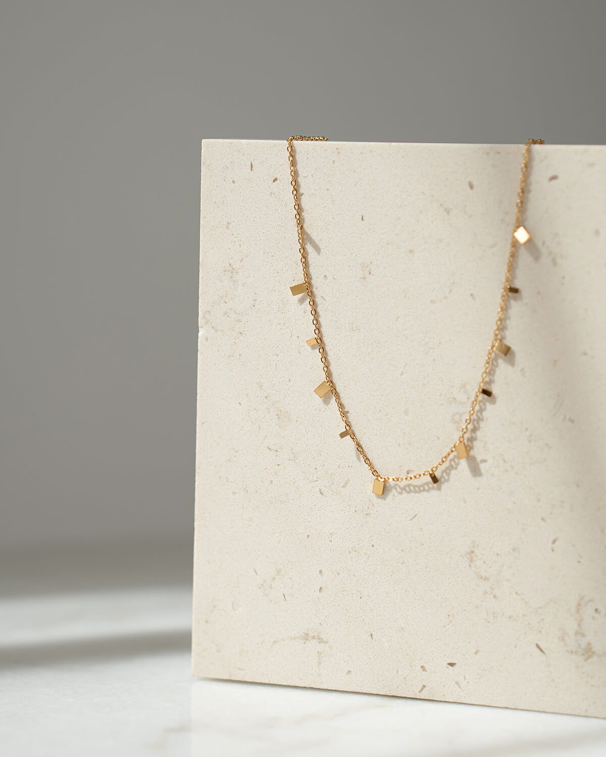 SQUARE DETAIL CHAIN NECKLACE